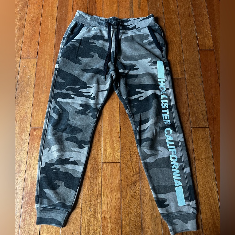 Hollister Camo Sweatpants